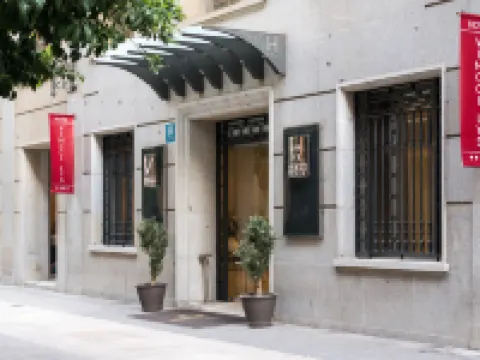 Vincci Lys Hotel Hotels near Eixample