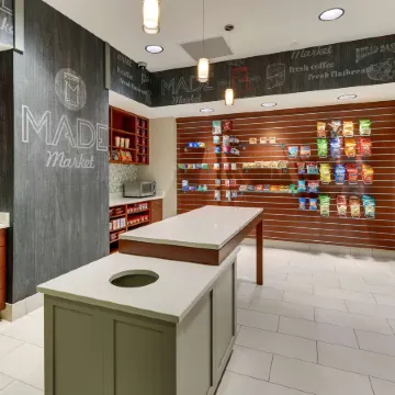 DoubleTree by Hilton St. Louis Forest Park