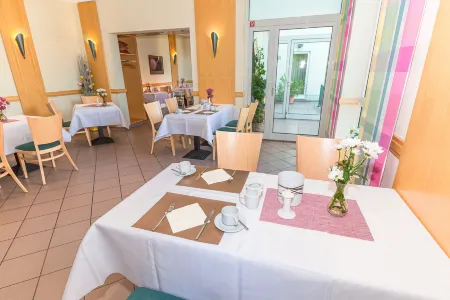 Akzent Parkhotel Trebbin Отели в г. Тельтов-Флеминг