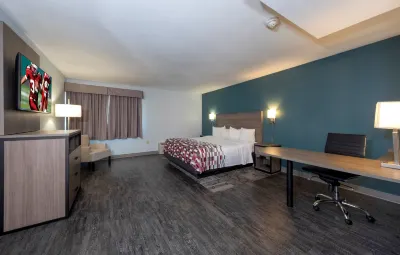 Red Roof Inn & Suites Wilmington - New Castle Hotels near Mt. Cuba Astronomical Observatory