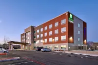 Holiday Inn Express & Suites El Paso - Sunland Park Area Các khách sạn gần College of Health Sciences and School of Nursing Building