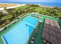 BM Beach Hotel - Beach