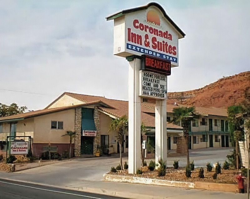 Coronada Inn & Suites