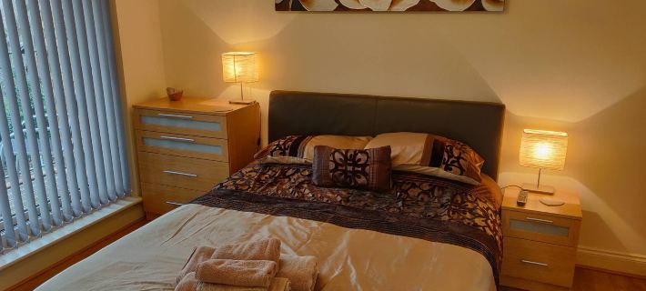 2 Bedroom Riverside Duplex Apartment St Neots Marina Area Hotels in Saint Neots