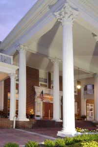 hotels in luray va with indoor pool