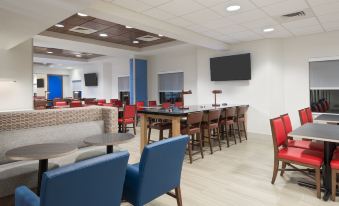 Holiday Inn Express & Suites - Nearest Universal Orlando, an IHG Hotel