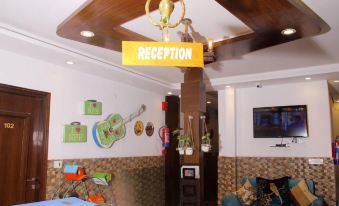 New Frontier - 2 Mins from Old Delhi Railway Station & Chandni Chowk