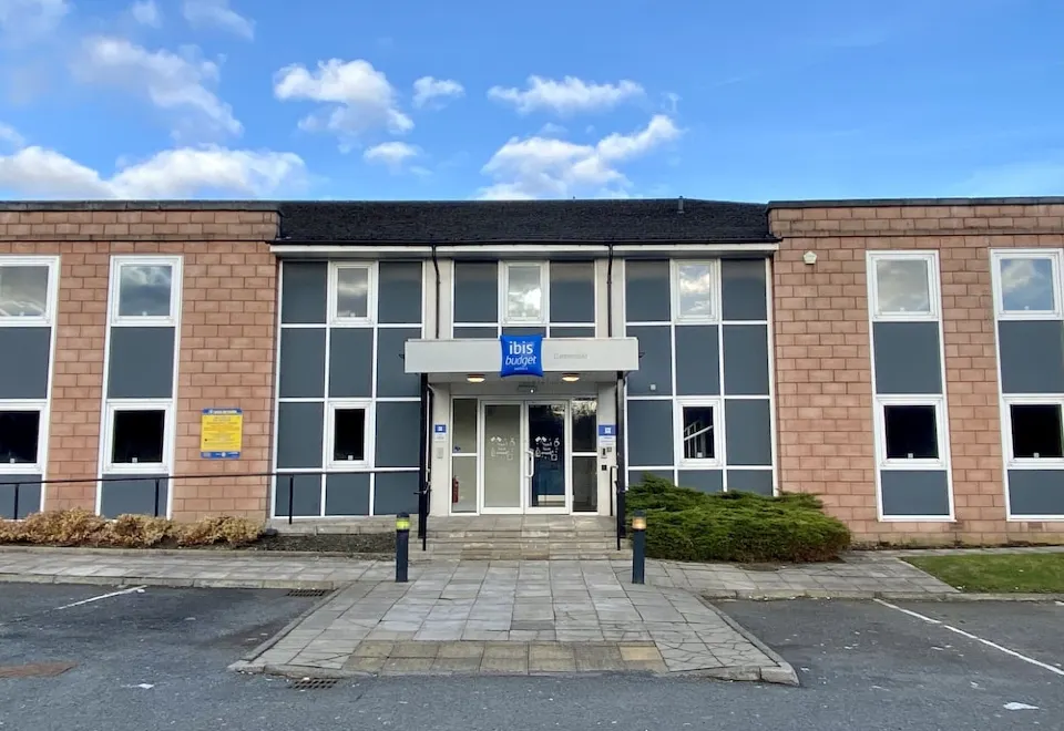The Plough Hotel - Housity