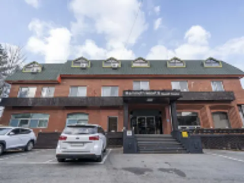 Seorak Hot Spring Mammoth Resotel Hotels near Sinheungsa Temple