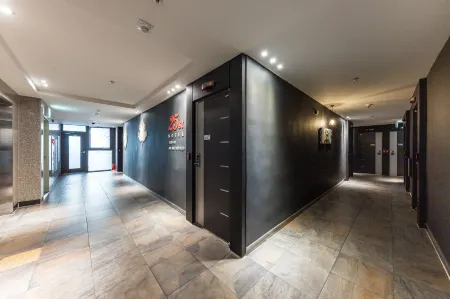 Changwon Sangnamdong 25th Street Hotel Отели рядом со станцией Changwonjungang Railway Station