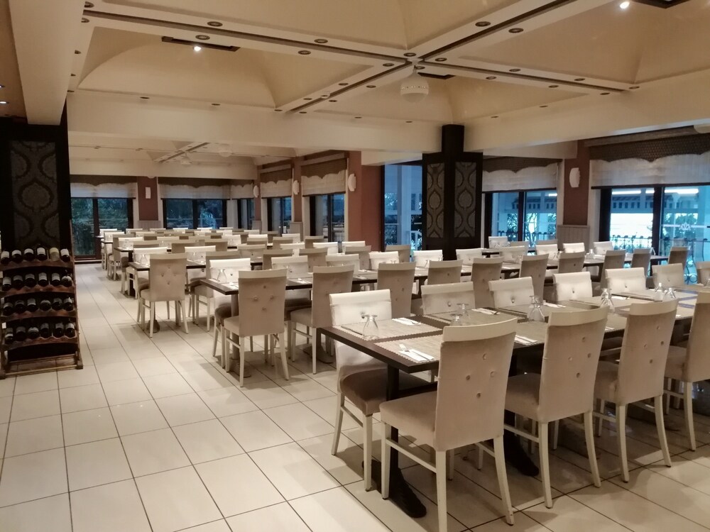 Iris Hotel