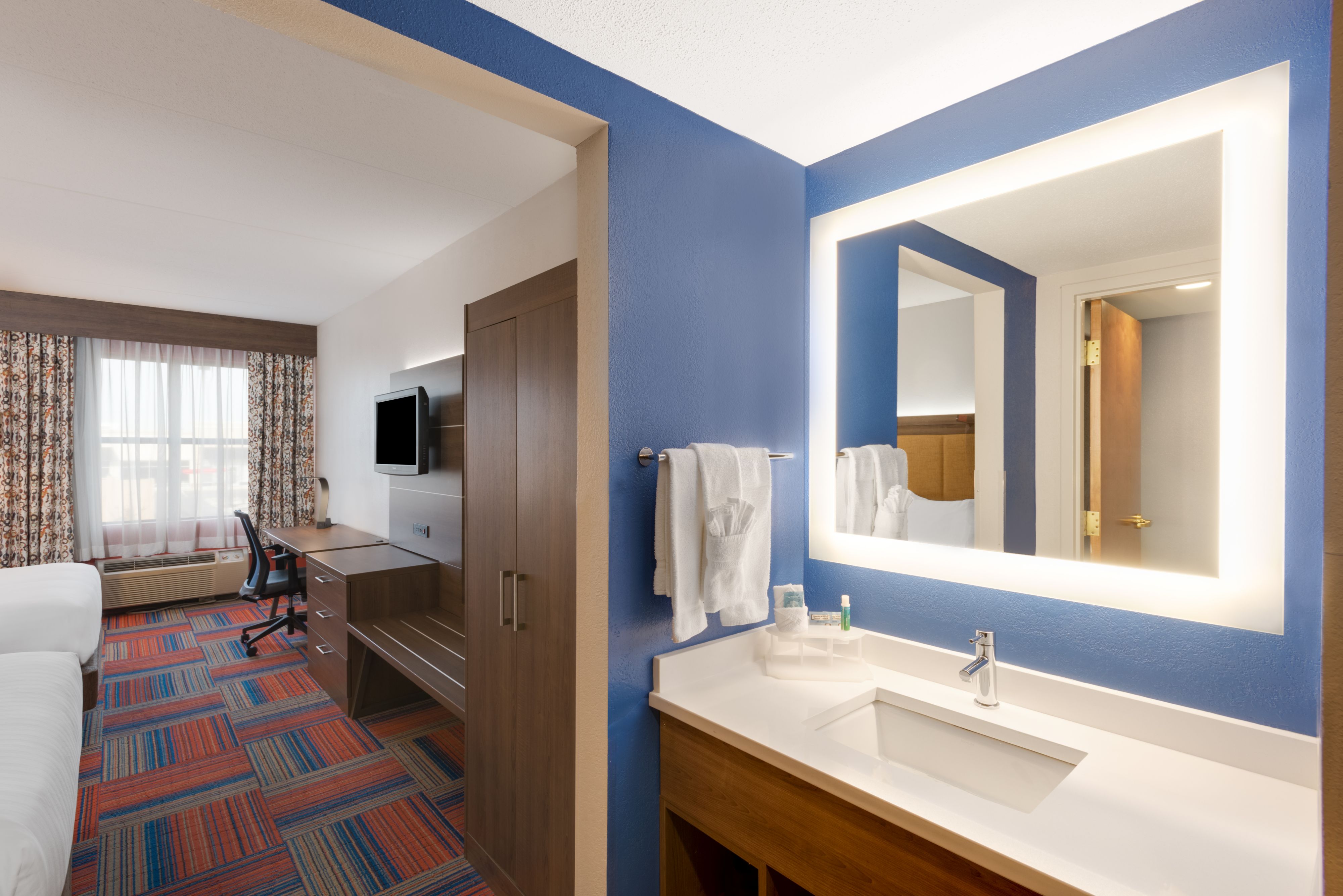 Holiday Inn Express Cambridge, an Ihg Hotel