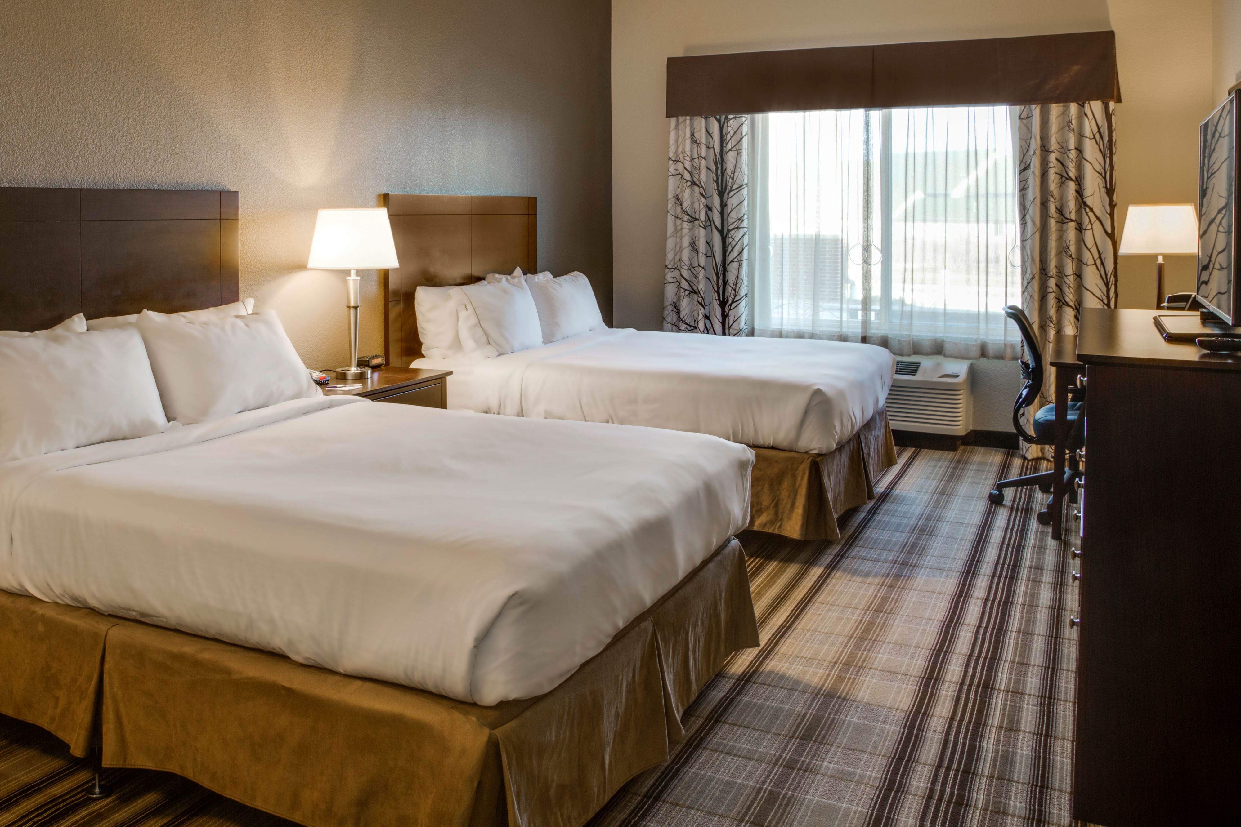 Holiday Inn Express & Suites Nevada, an Ihg Hotel