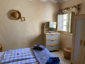 Cottage with 2 Bedroom, 2 Bathrooms, Heated Solar Pool, Sauna, Jacuzzi, Garden