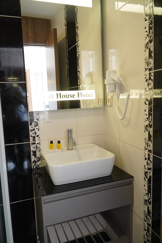 Best House Hotel