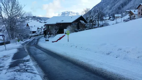 Elfe - Apartments: Apartment for 6 Guests with Patio Hotels in Emmetten