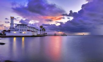 Lighthouse Inn at Aransas Bay