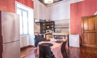 RSH Spanish Steps Luxury Apartment