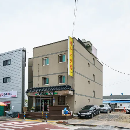 Jecheon Venice Отели рядом с достопримечательностью «Городская библиотека Чечхона»
