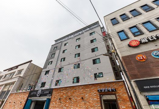 사천 숙소 내부 전경