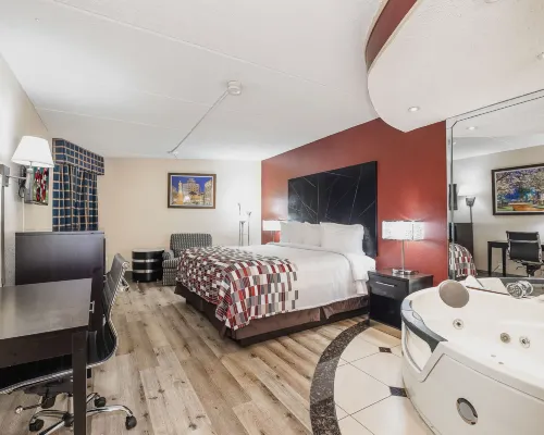 Red Roof Inn & Suites Macon Hotels in Macon