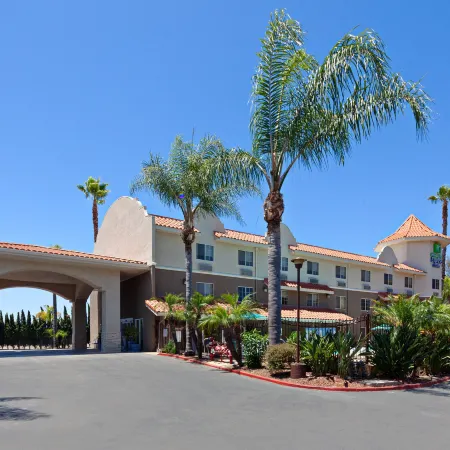 Holiday Inn Express & Suites SAN DIEGO-ESCONDIDO by IHG