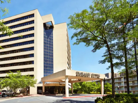 Embassy Suites by Hilton Crystal City National Airport Hotels near The Pentagon