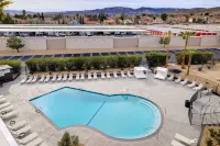 DoubleTree by Hilton Palmdale - Pools