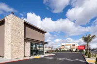 温德姆華美達酒店 莫德斯託優勝美地地區 - 健身室/gym room