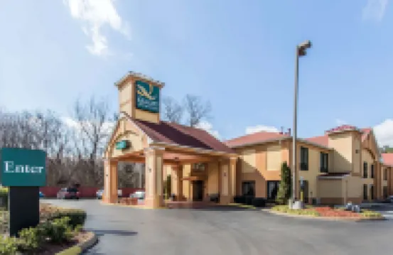 Quality Inn & Suites Memphis East Hotels in Memphis