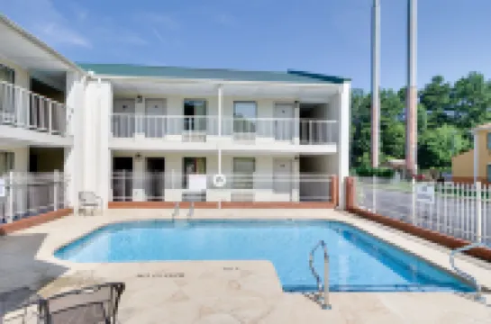 Motel 6 Cartersville, GA