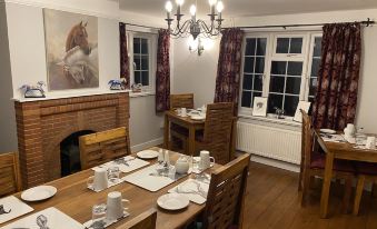 The Farmhouse - Housity