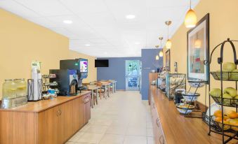 Microtel Inn & Suites by Wyndham Chili/Rochester Airport