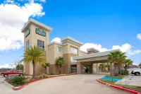 La Quinta Inn & Suites by Wyndham Lake Charles - Westlake Hotels in Westlake