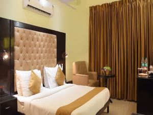 Hotel Sumedha Premium