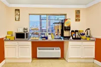 Days Inn by Wyndham San Antonio Airport - 2-Star