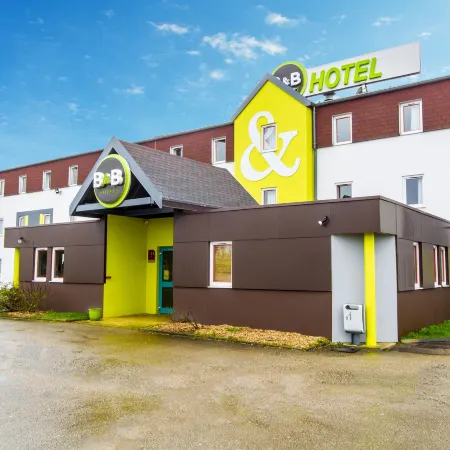 B&B Hôtel Troyes Saint-Parres-Aux-Tertres Отели рядом с достопримечательностью «Стадион «Стад де л’Об»»
