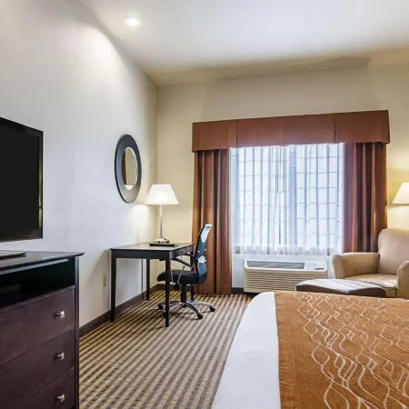 Comfort Inn & Suites Lawrence - University Area