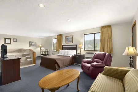 Super 8 by Wyndham Williams Lake BC Отели в г. Уильямс Лэйк