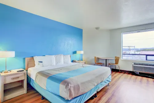 Motel 6 Coos Bay, or Hotels in Coos Bay