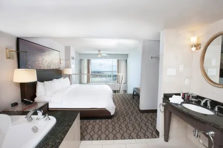 Niagara Falls Marriott Fallsview Hotel & Spa Отели рядом с достопримечательностью «Башня Скайлон»