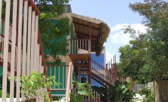Lamanai Hotel & Marina