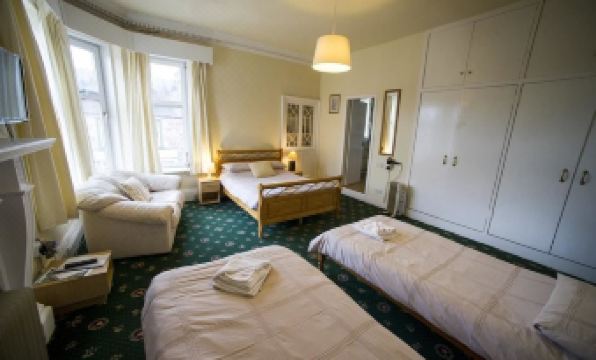 6. 달게어 하우스 ..