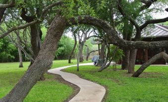 Live Oaks Bed and Breakfast