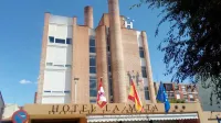 Hotel La Mota Các khách sạn ở Olmedo
