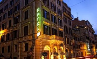 6. Hotel Ra..