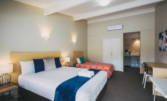 Six Degrees Motel