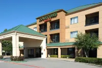 Courtyard Dallas Plano in Legacy Park - bar