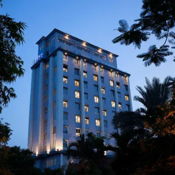 BATIQA Hotel Darmo - Surabaya Hotel berhampiran Stesen Wonokromo