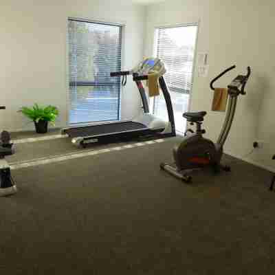 BKs Premier Motel Hamilton Fitness & Recreational Facilities